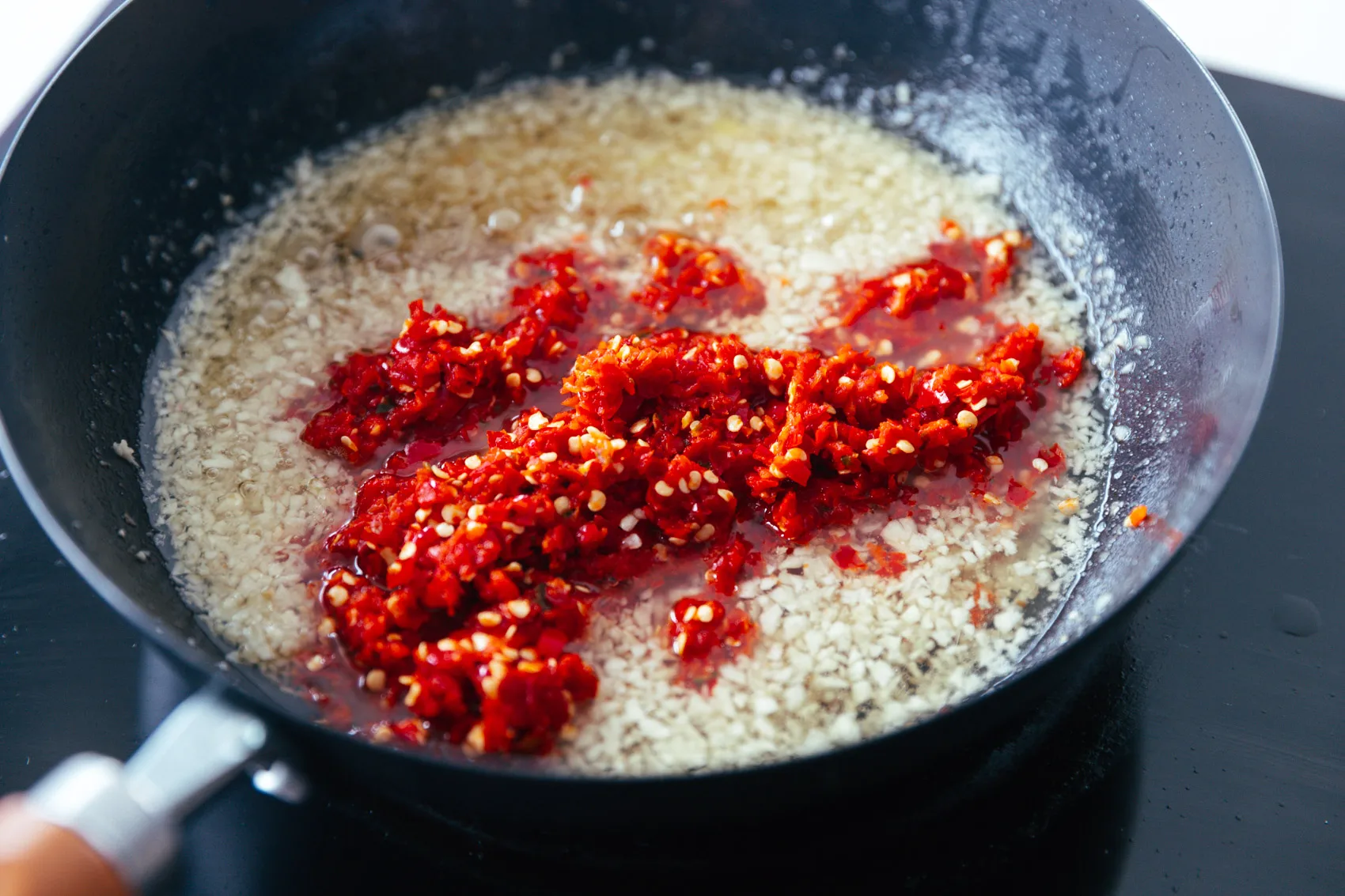 Chinese garlic chili sauce | chinasichuanfood.com