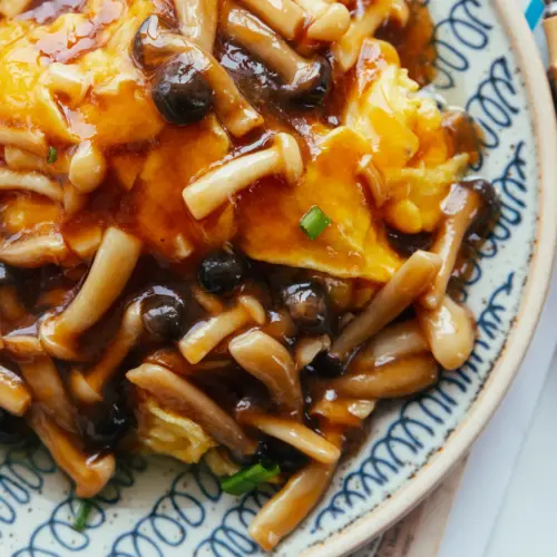 mushroom and egg in brown sauce | chinasichuanfood.com