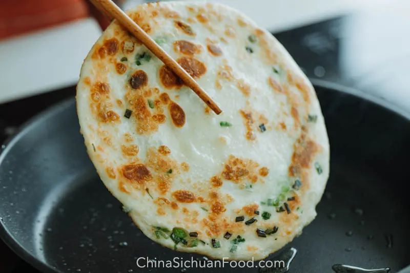 scallion pancakes|chinasichuanfood.com